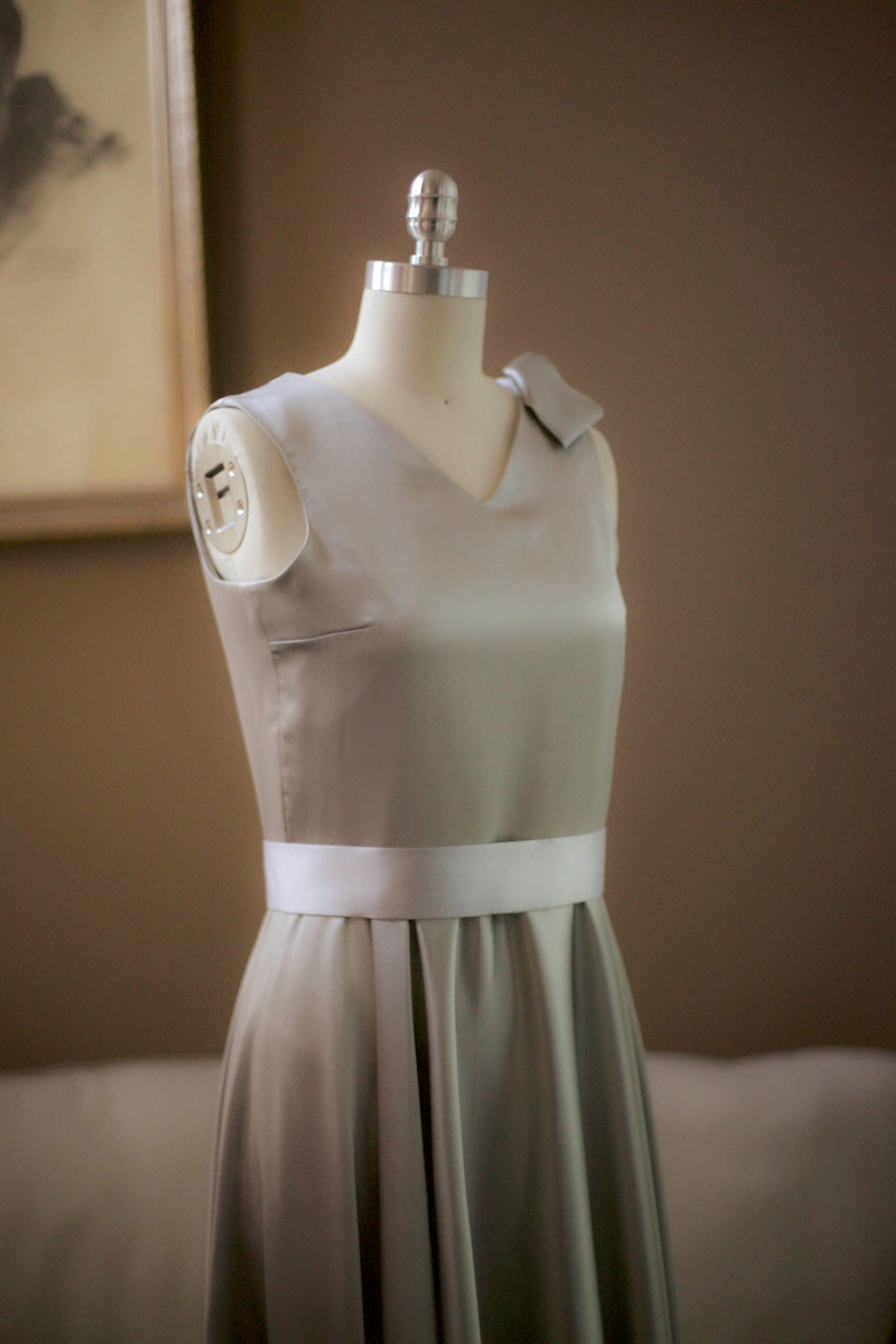 v neck junior bridesmaid dress