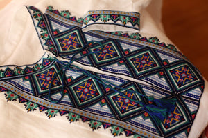 mens Ukrainian embroidery pattern